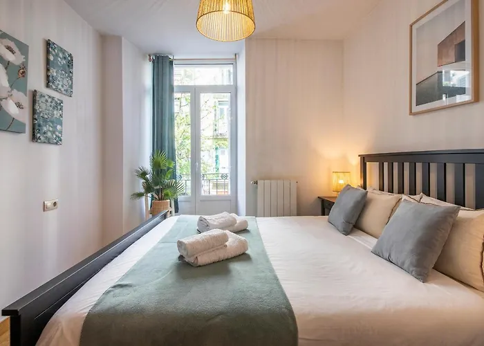 Legazpi, Amplio, Moderno Y Centrico Apartament