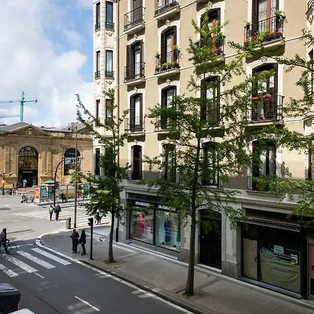 Legazpi, Amplio, Moderno Y Centrico *