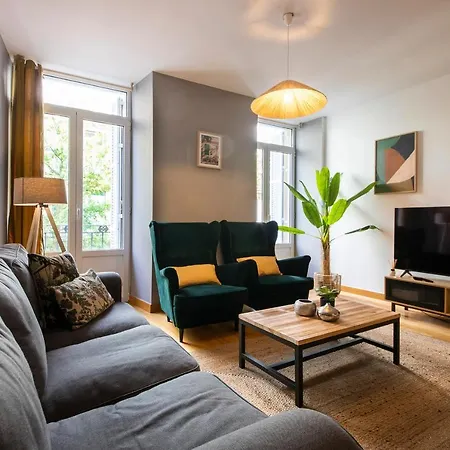 Legazpi, Amplio, Moderno Y Centrico *