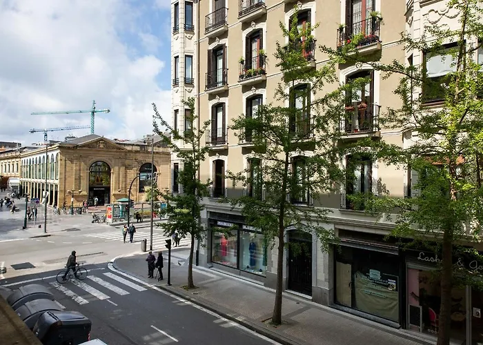 Legazpi, Amplio, Moderno Y Centrico *