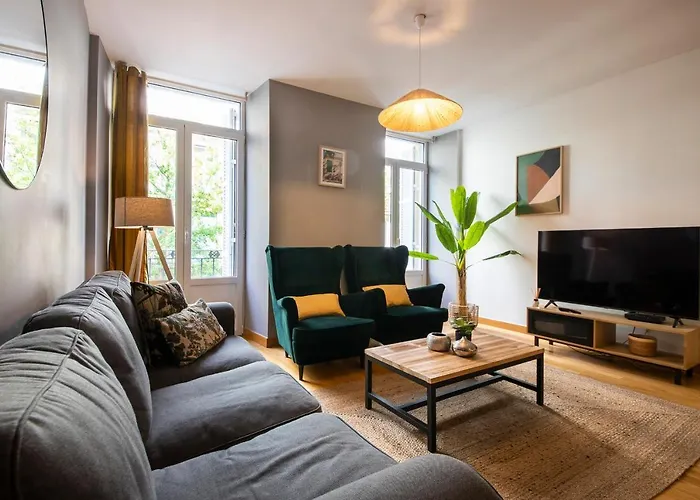 Legazpi, Amplio, Moderno Y Centrico *